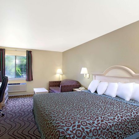 Days Inn By Wyndham Kerrville Bagian luar foto