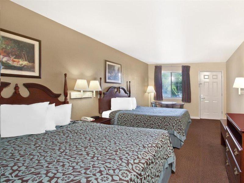 Days Inn By Wyndham Kerrville Bagian luar foto
