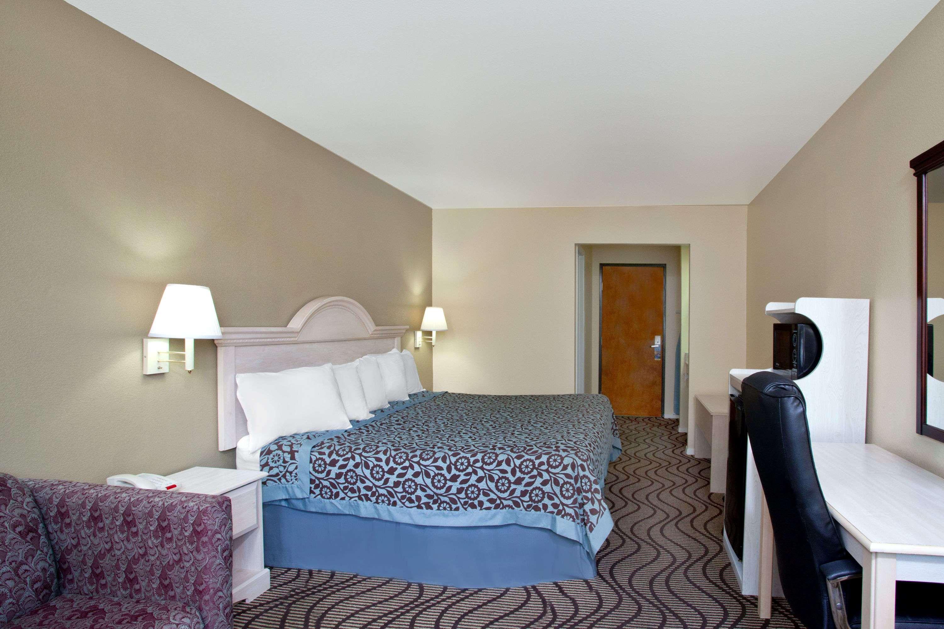 Days Inn By Wyndham Kerrville Bagian luar foto