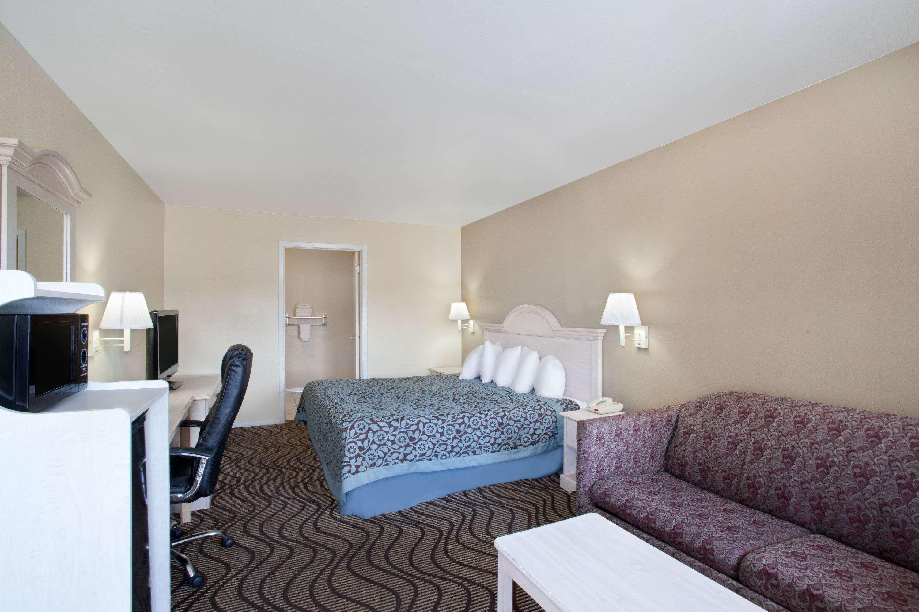Days Inn By Wyndham Kerrville Bagian luar foto
