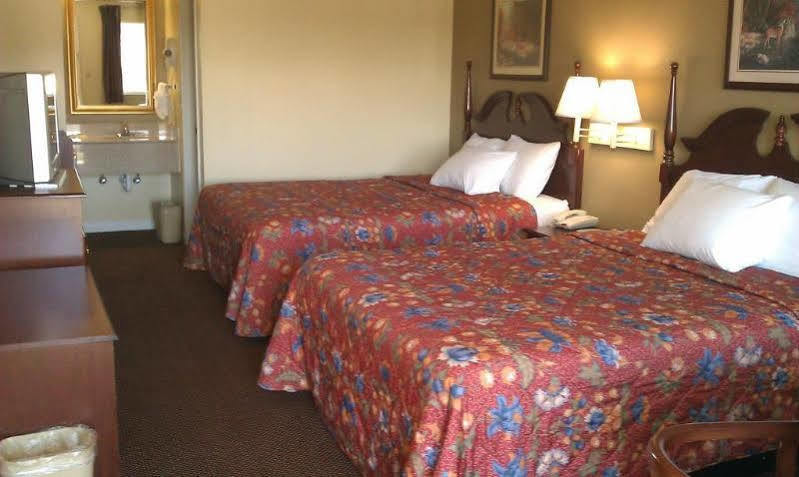 Days Inn By Wyndham Kerrville Bagian luar foto